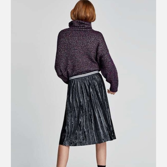 NWT Zara PLEATED VELVET SKIRT
MIDNIGHT BLUE SZ M - Picture 4 of 7